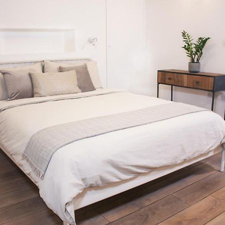 Spacious Industrial Style Apartment 런던 외부 사진