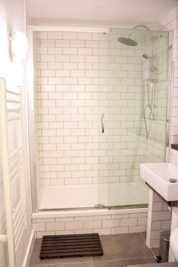 Spacious Industrial Style Apartment 런던 외부 사진